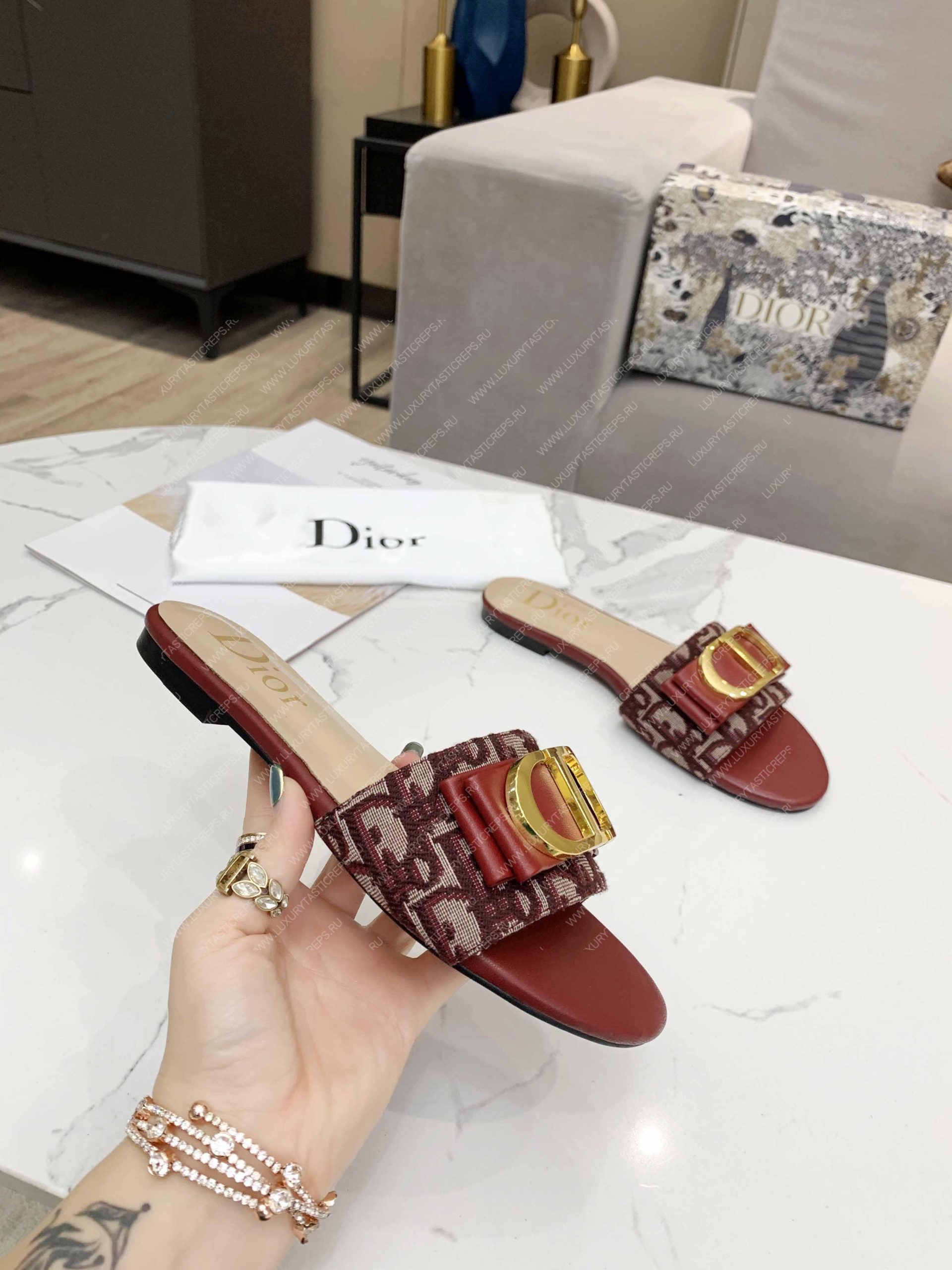 D*or slide maroon kcq266vea