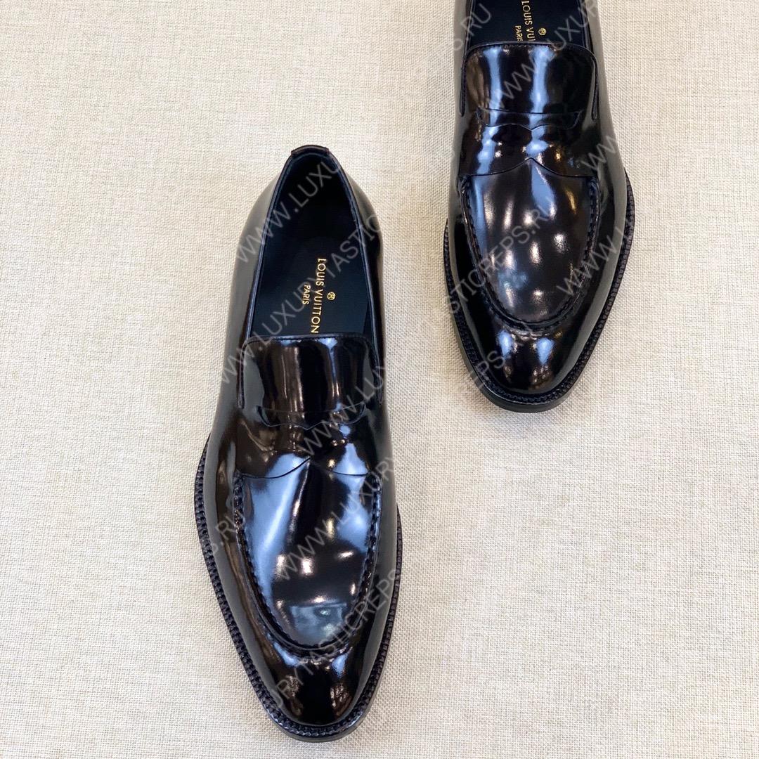 l**is V*t*n loafers black 1c4c9w