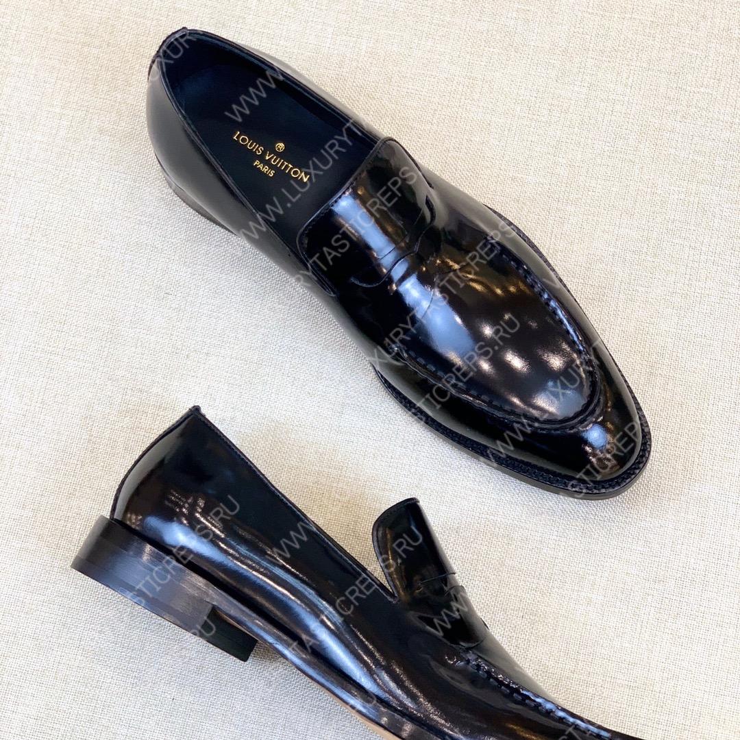 l**is V*t*n loafers black 1c4c9w