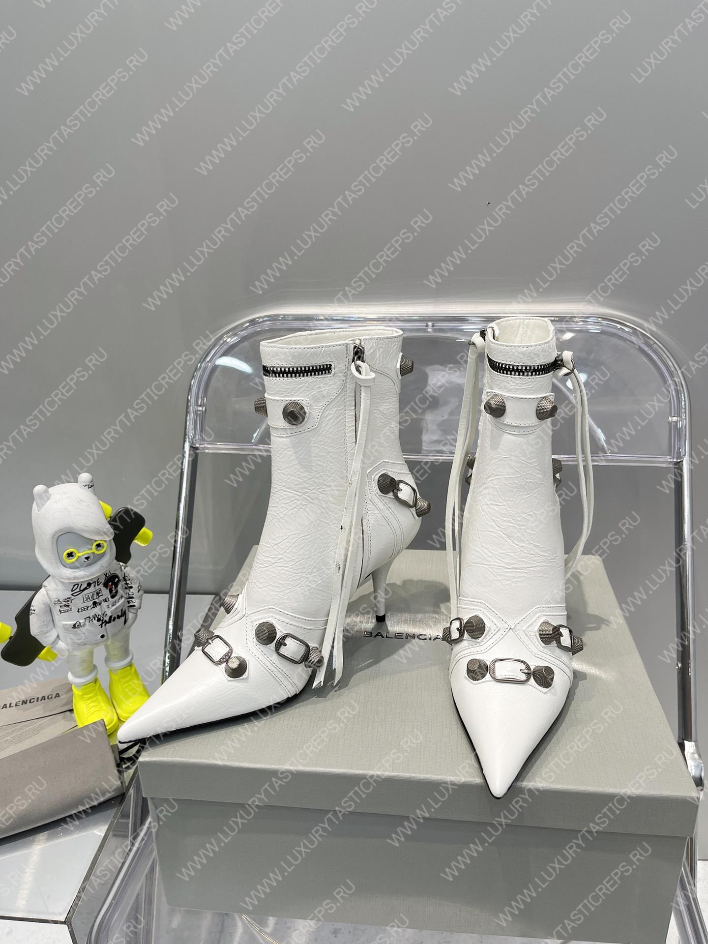 Ba*len*cia*ga women’s cagole 90mm bootie white 694379wa