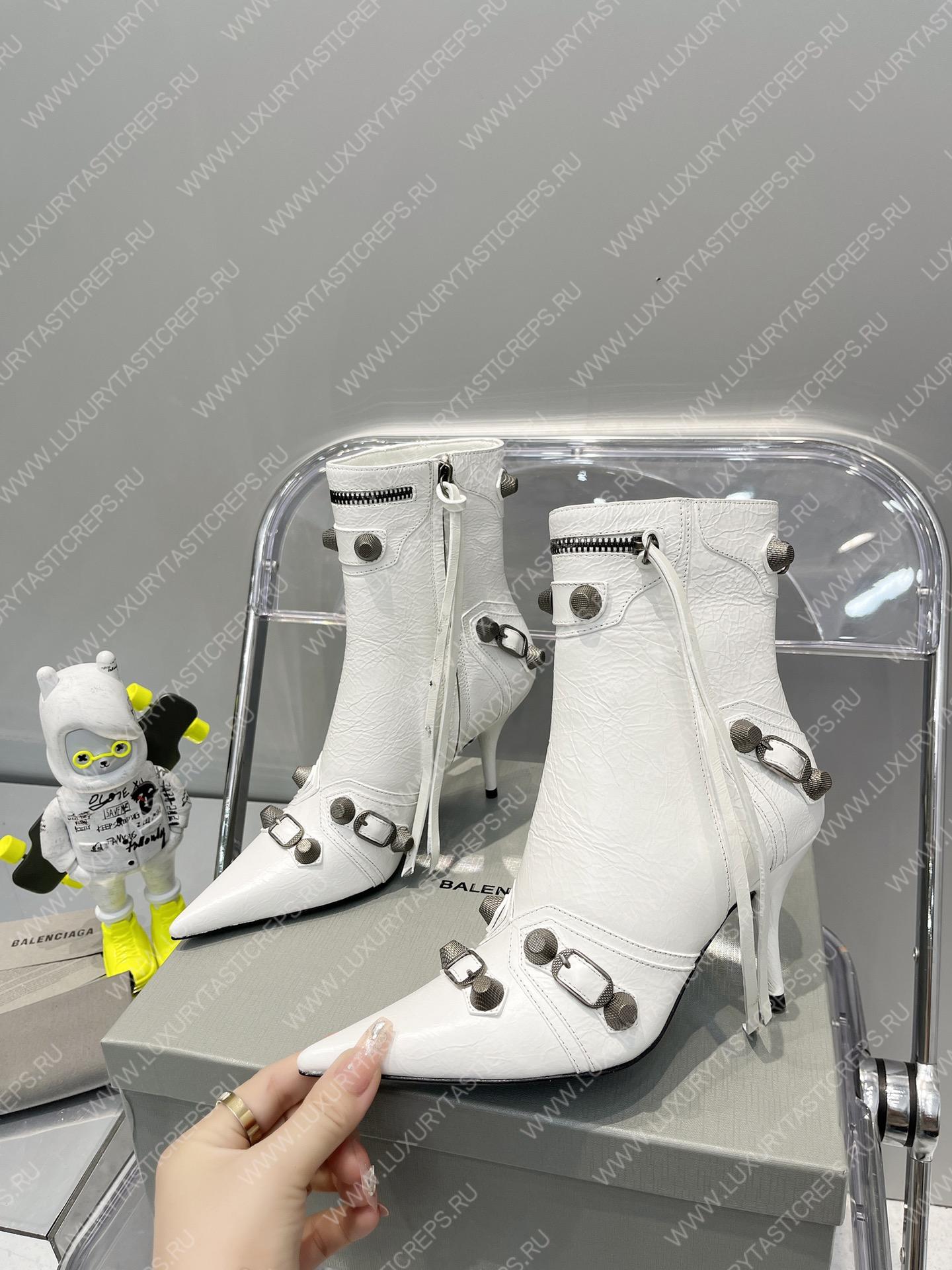Ba*len*cia*ga women’s cagole 90mm bootie white 694379wa