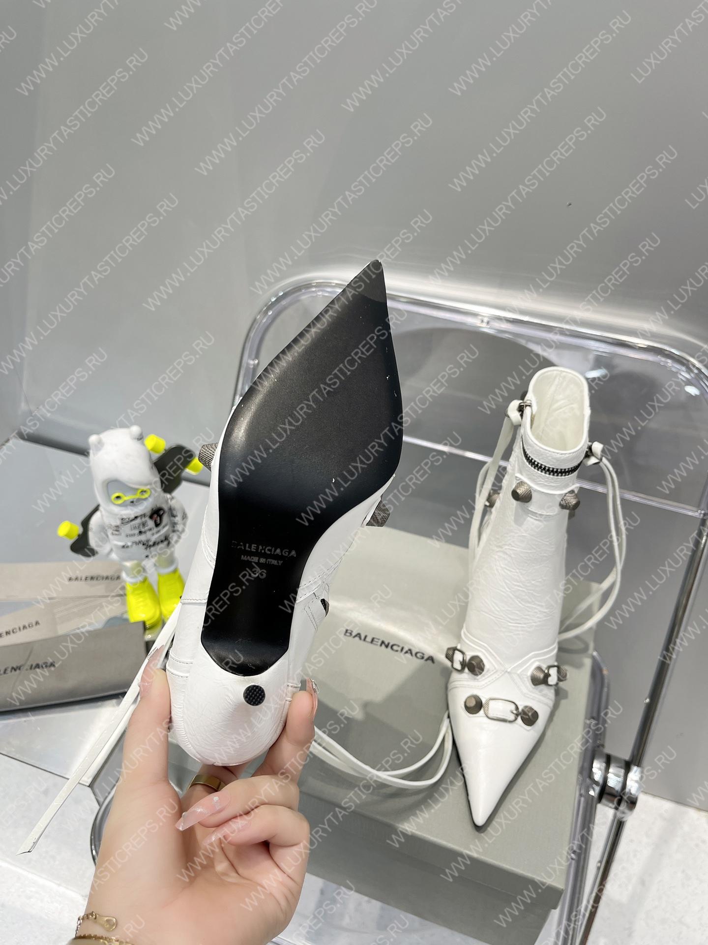 Ba*len*cia*ga women’s cagole 90mm bootie white 694379wa