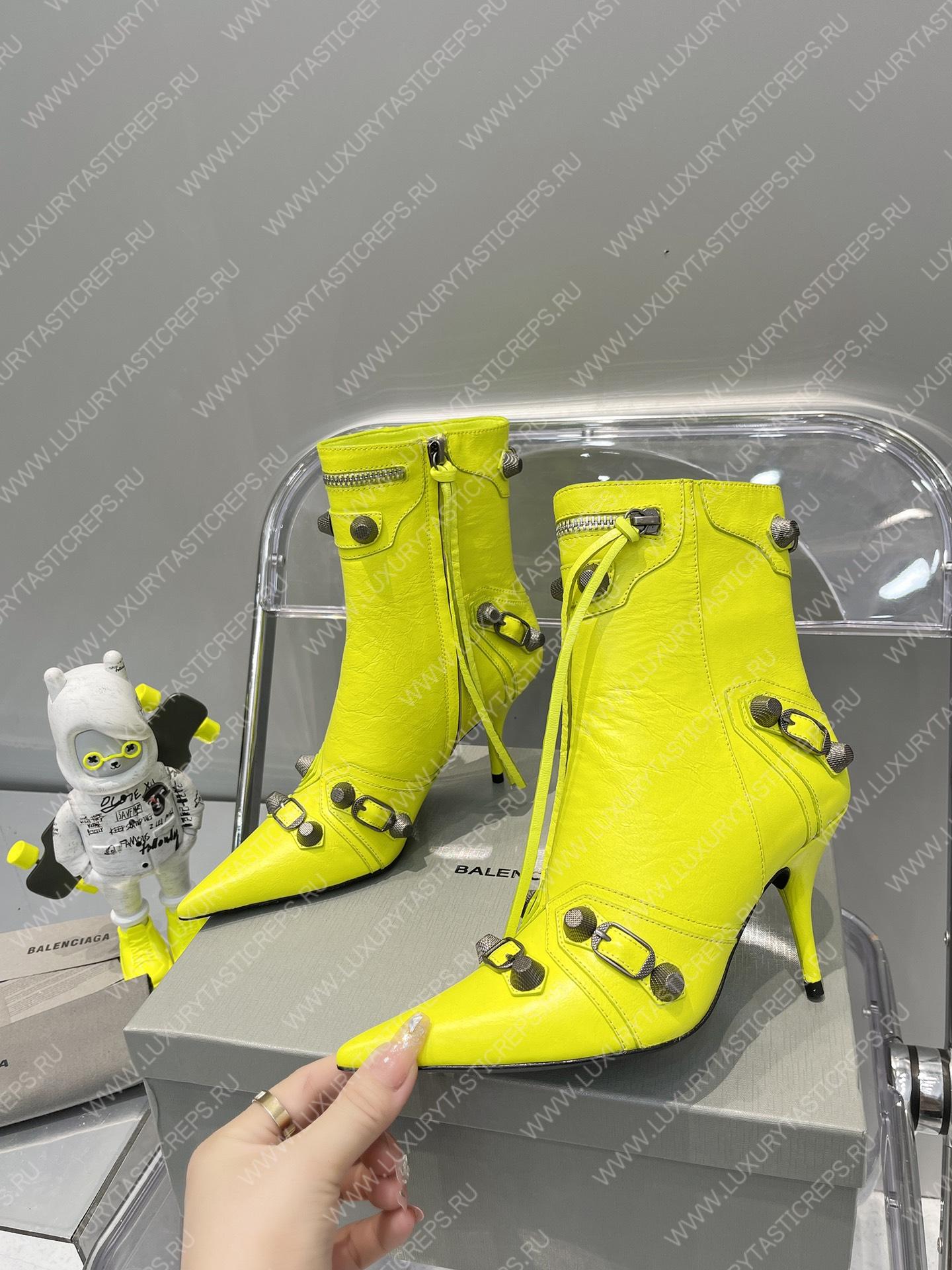 Ba*len*cia*ga women’s cagole 90mm bootie yellow 694379wa