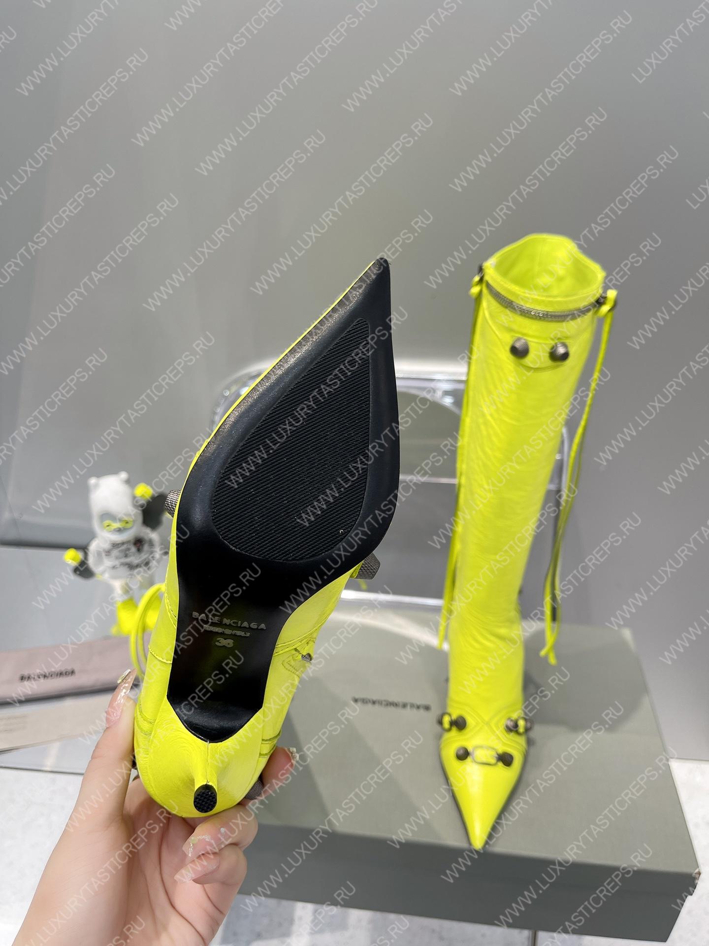 Ba*len*cia*ga women’s cagole 90mm boot optic yellow 694395wa