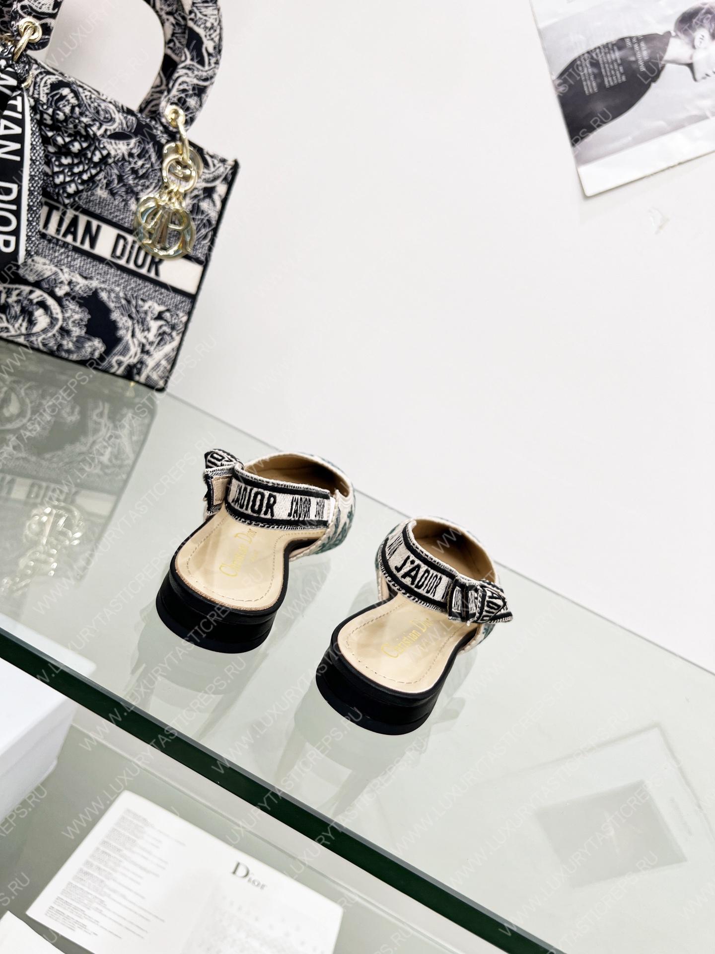 D*or j’aD*or slingback pump green and grey kcp762bxe