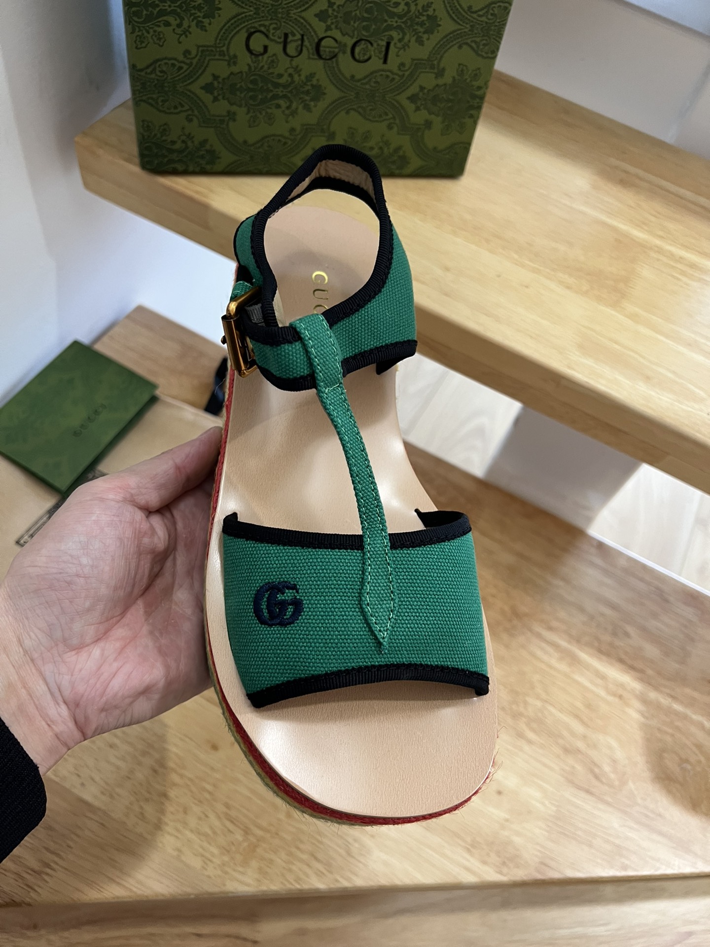 G*u*i women’s platform sandals green 678040