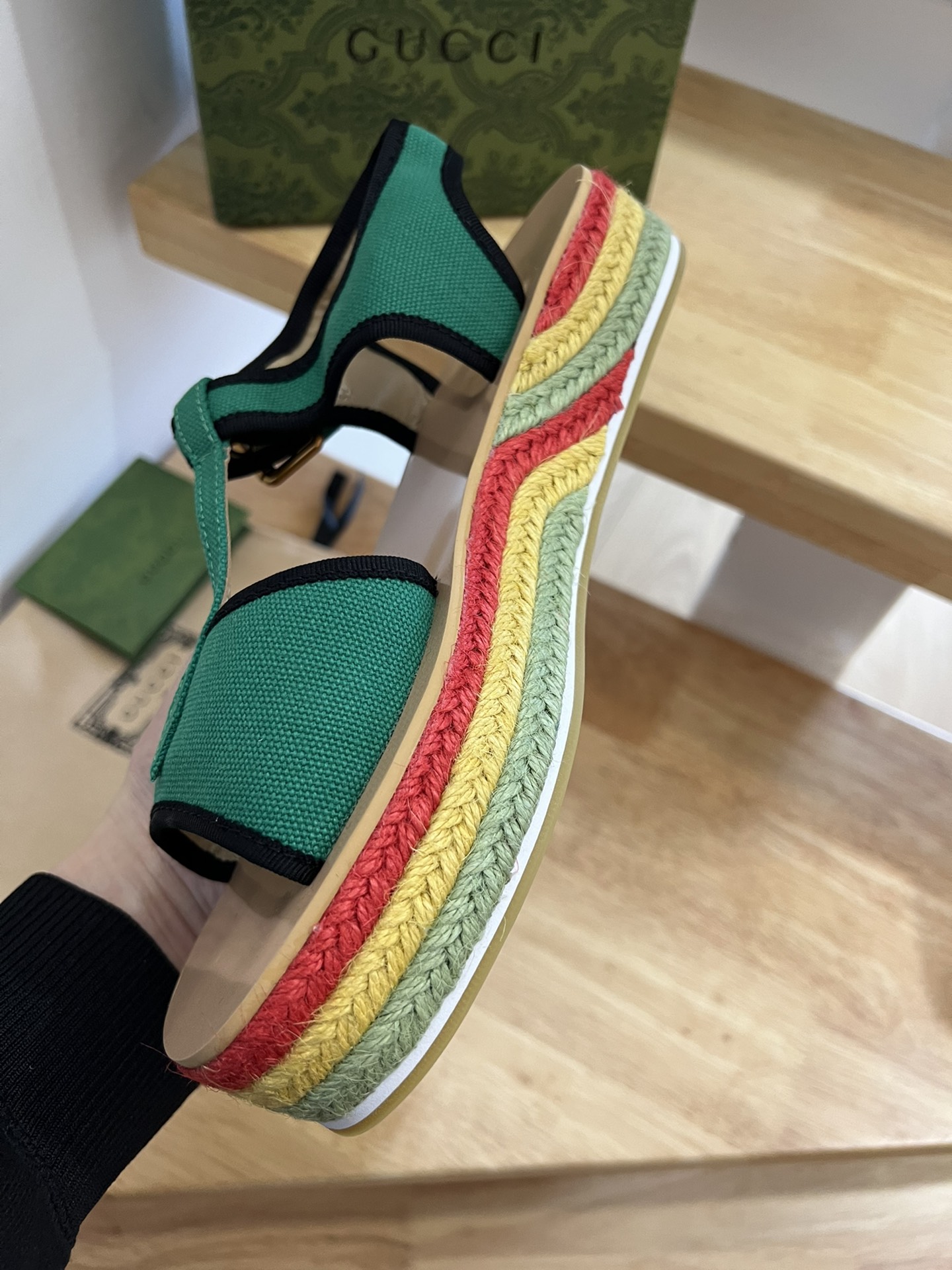 G*u*i women’s platform sandals green 678040