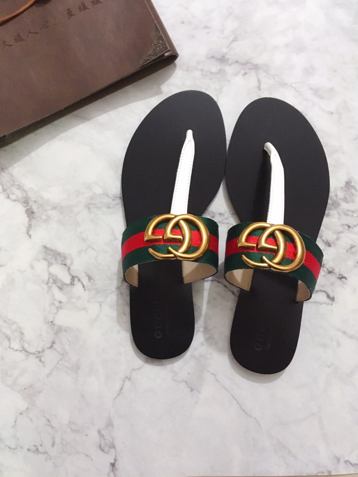 G*u*i marmont leather sandal green and red 612138