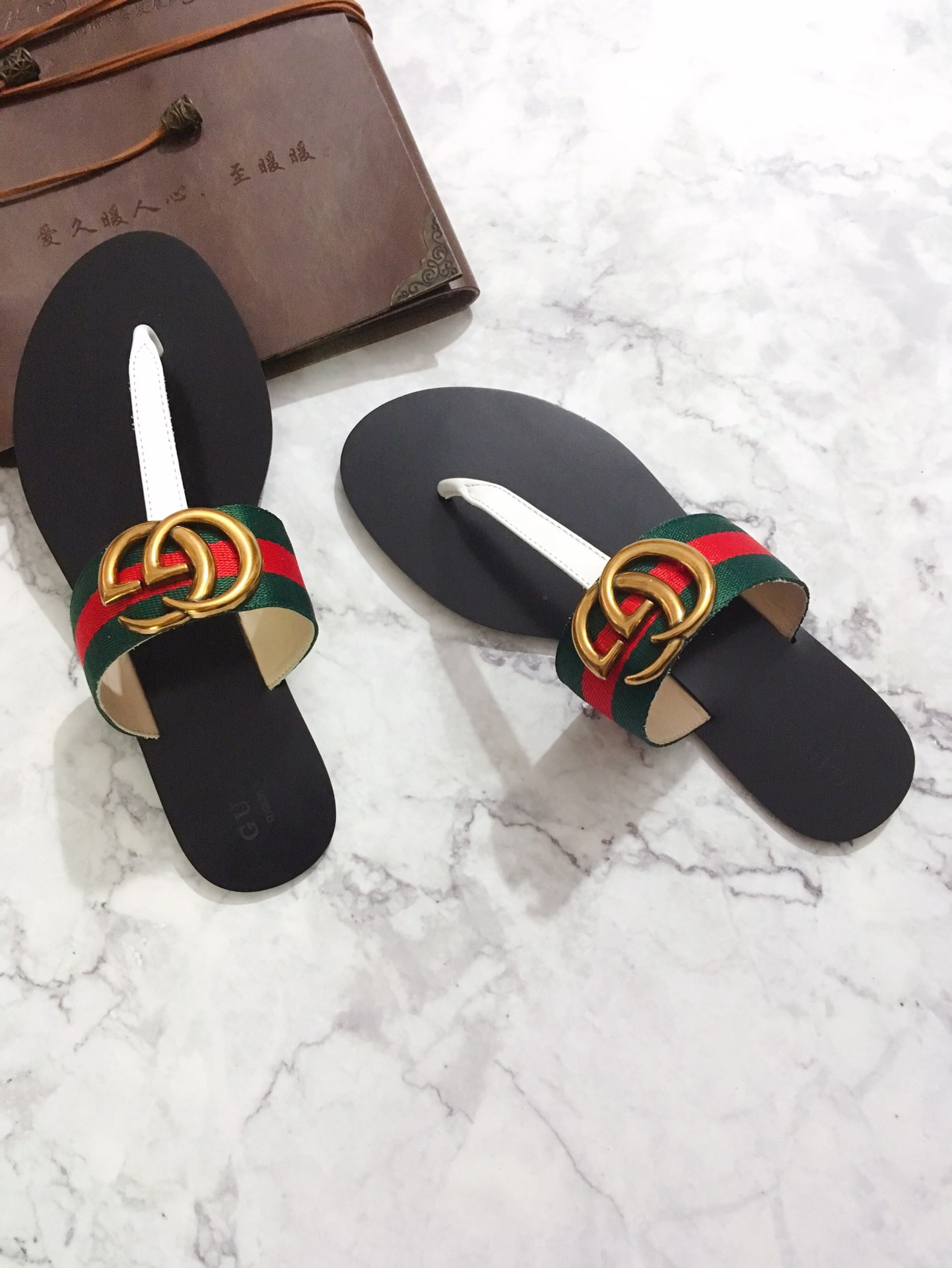 G*u*i marmont leather sandal green and red 612138