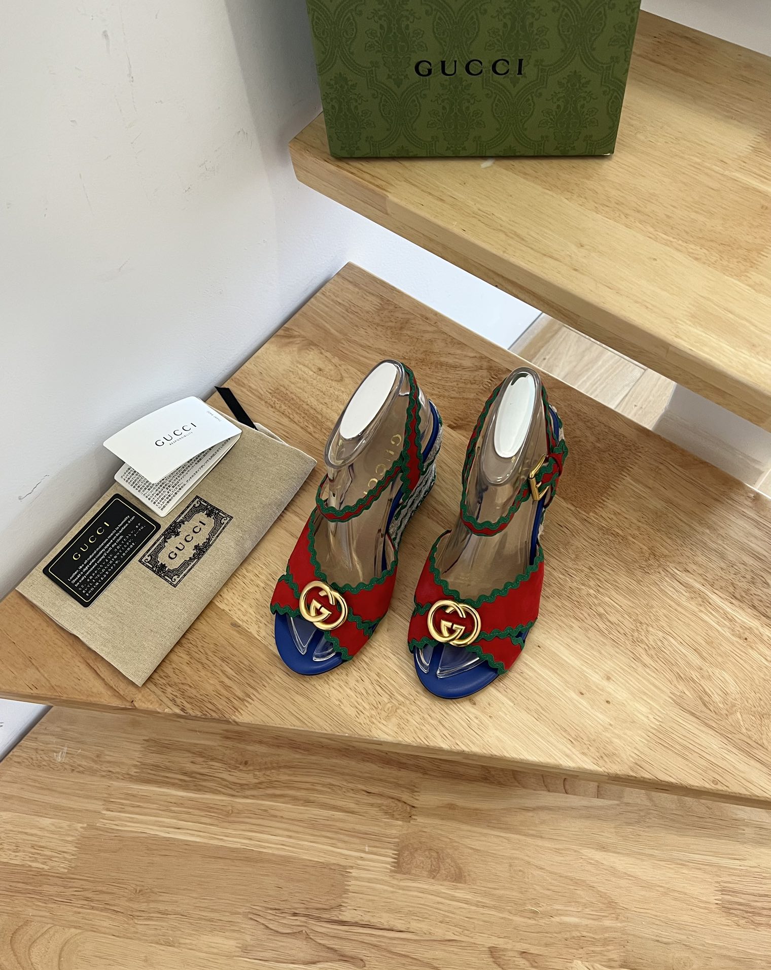 G*u*i gg buckle sandals multicolour 183408