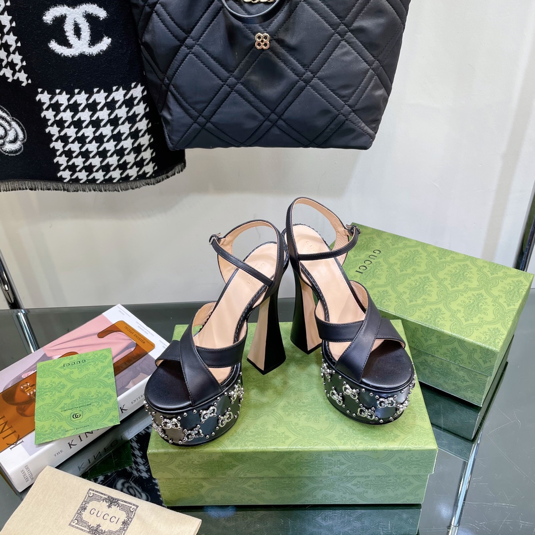 G*u*i women’s interlocking g studs sandal black 719843