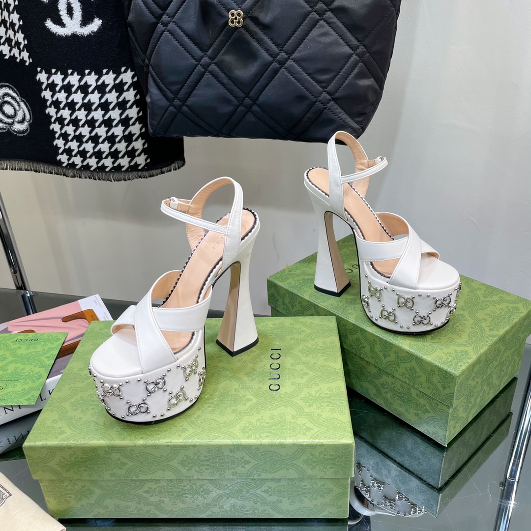 G*u*i women’s interlocking g studs sandal white 719843