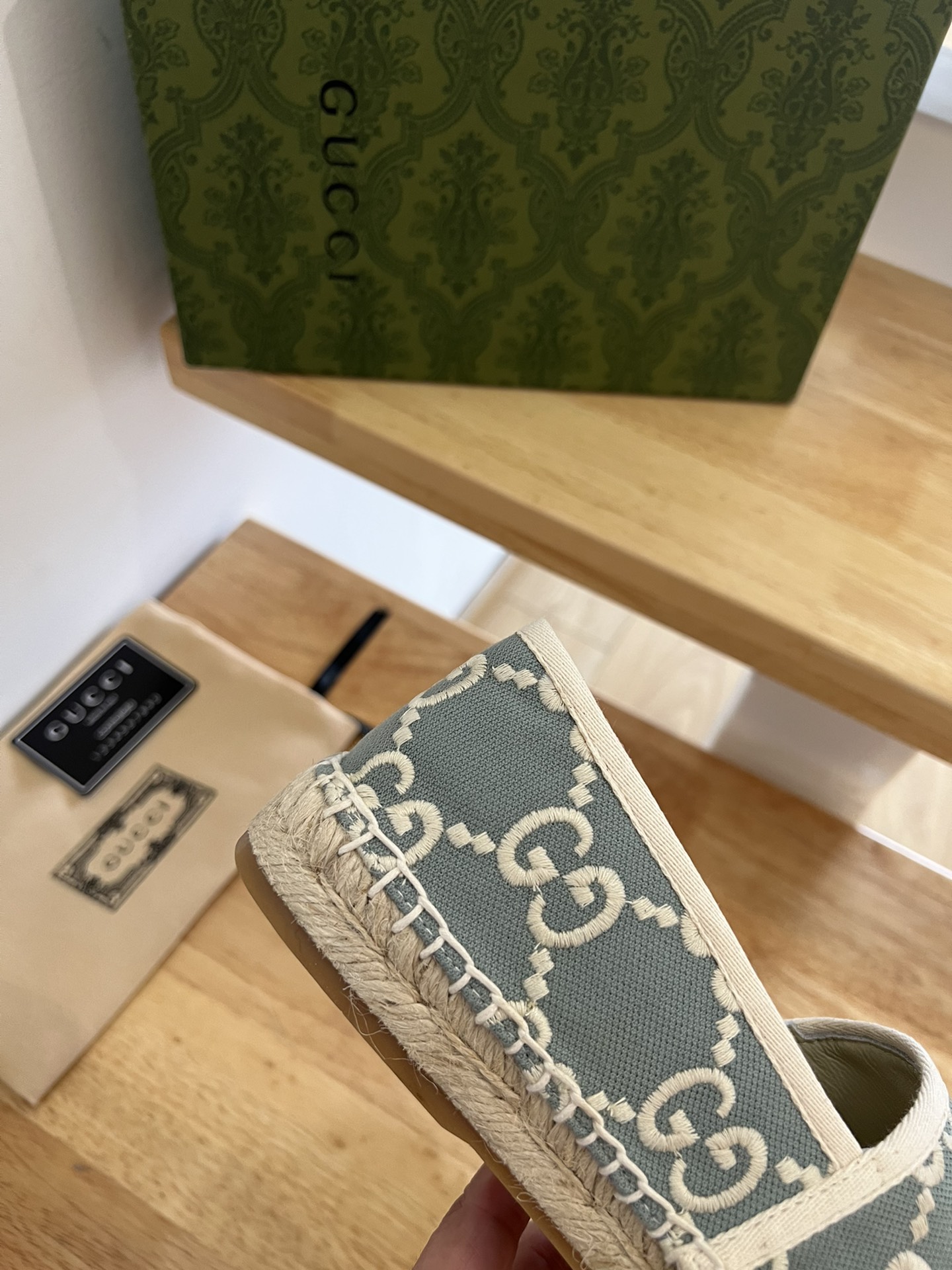 G*u*i women’s gg espadrille grey 678040