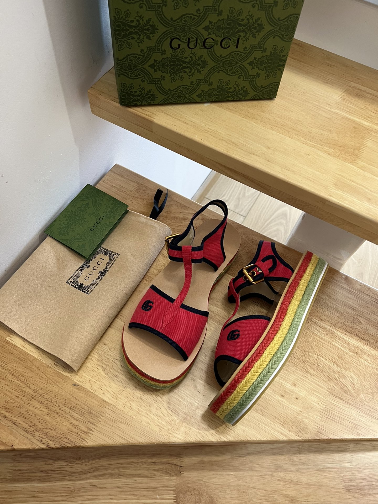 G*u*i women’s platform sandals red 678040