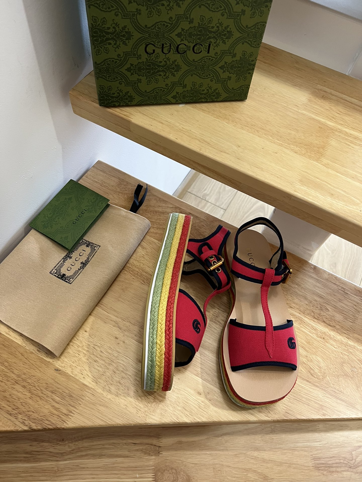 G*u*i women’s platform sandals red 678040