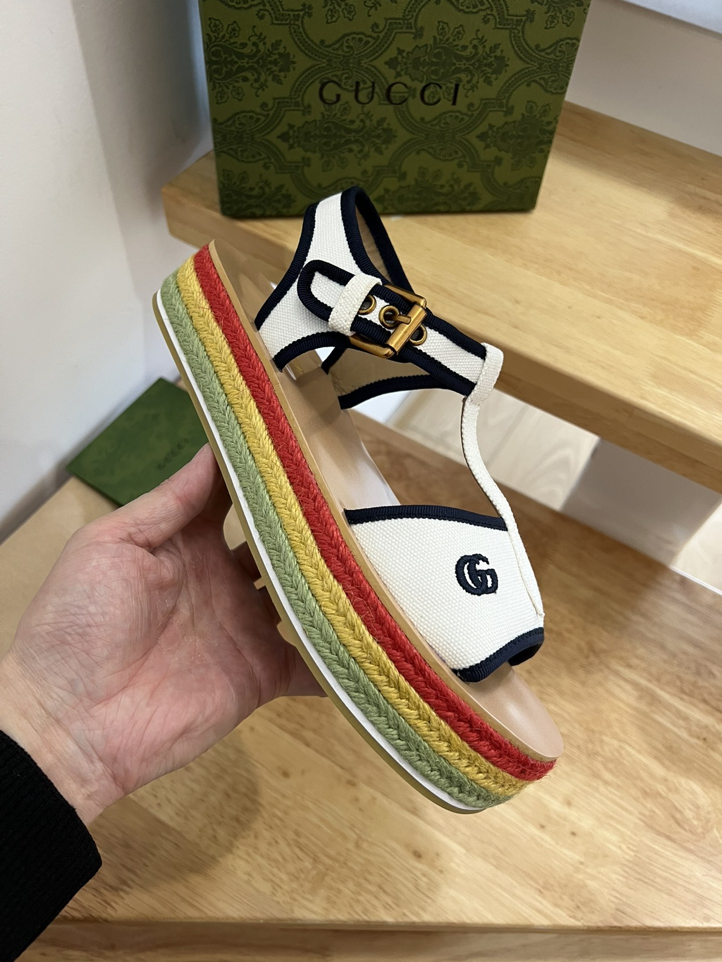 G*u*i women’s platform sandals white 678040