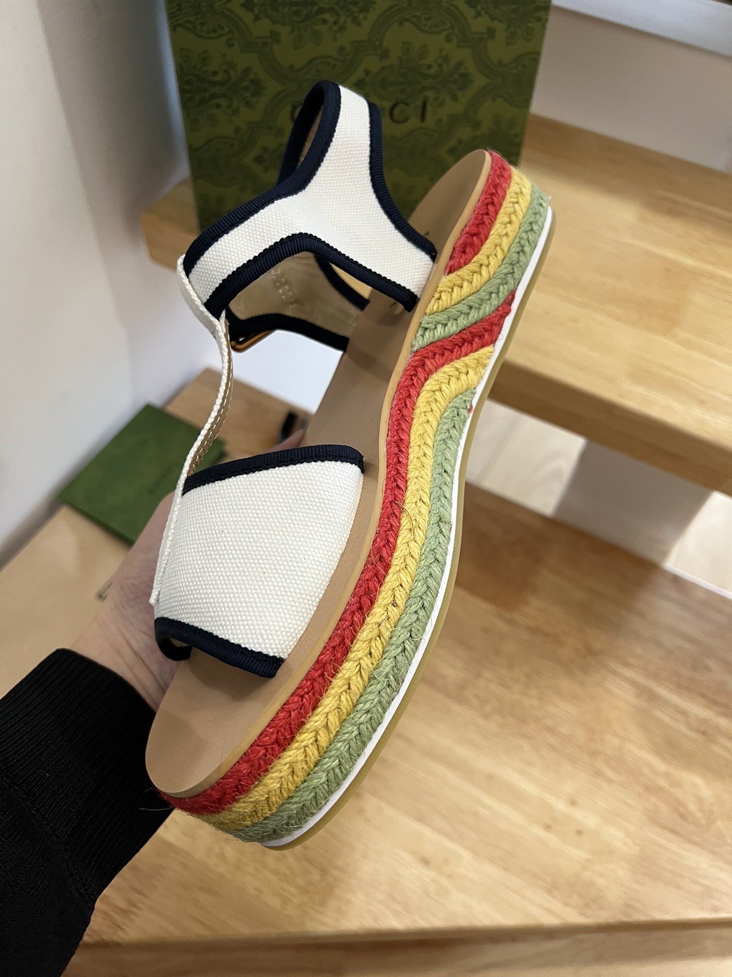 G*u*i women’s platform sandals white 678040