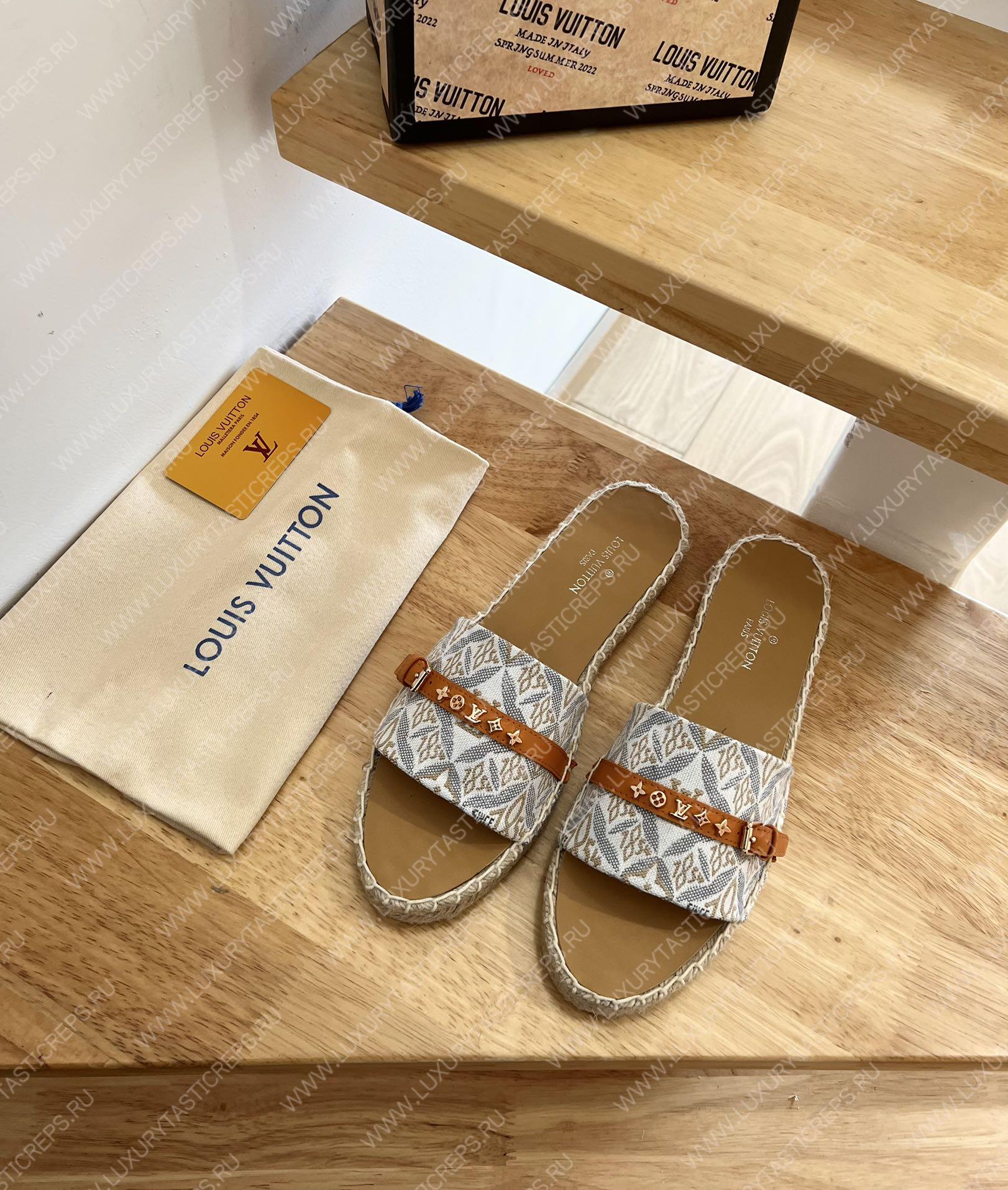 l**is V*t*n lock it flat mule beige 1a9rl4