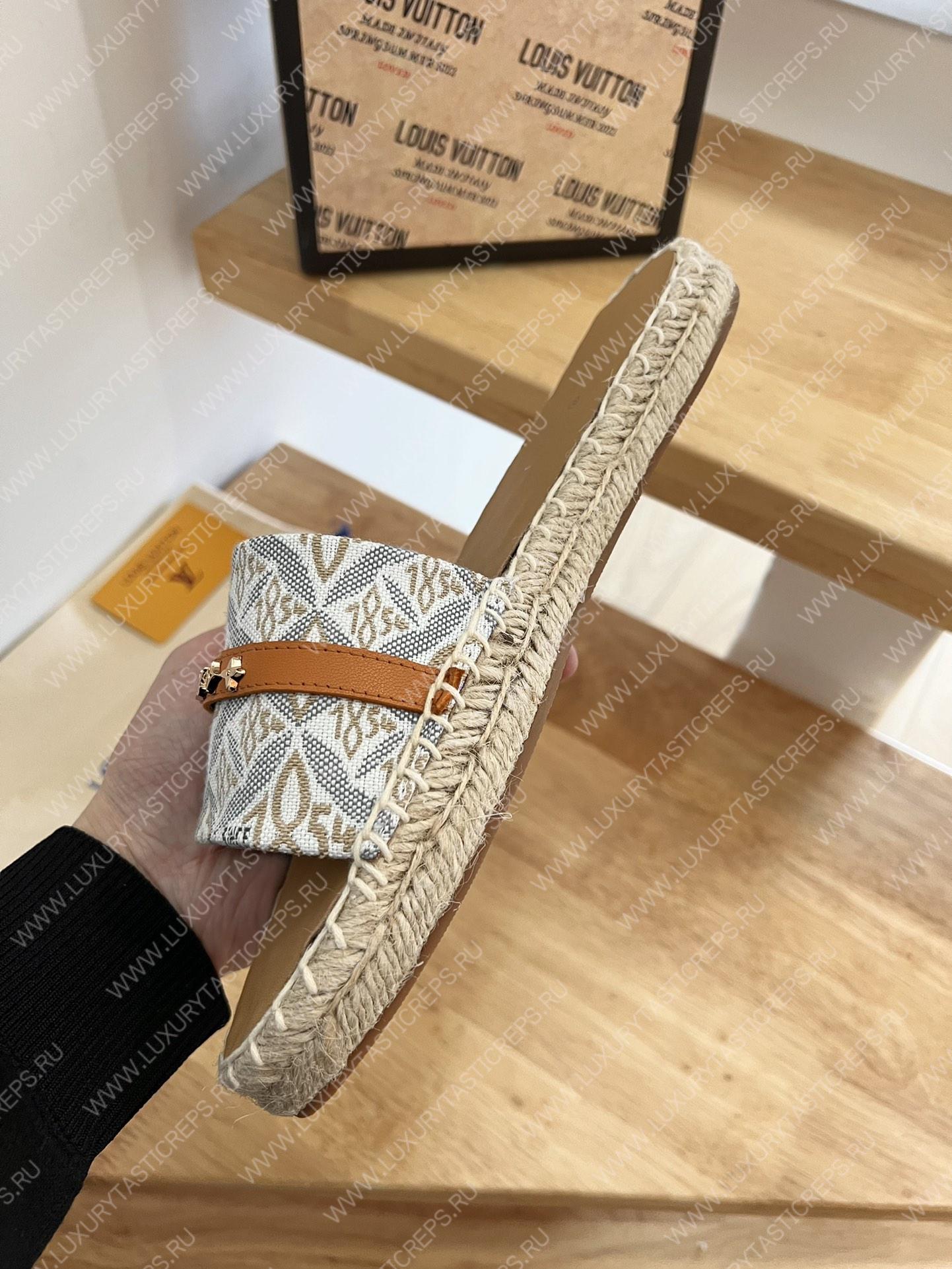 l**is V*t*n lock it flat mule beige 1a9rl4