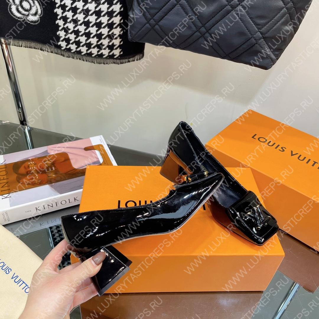 l**is V*t*n shake pumps black 1ab0sk