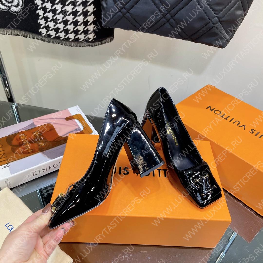 l**is V*t*n shake pumps black 1ab0sk