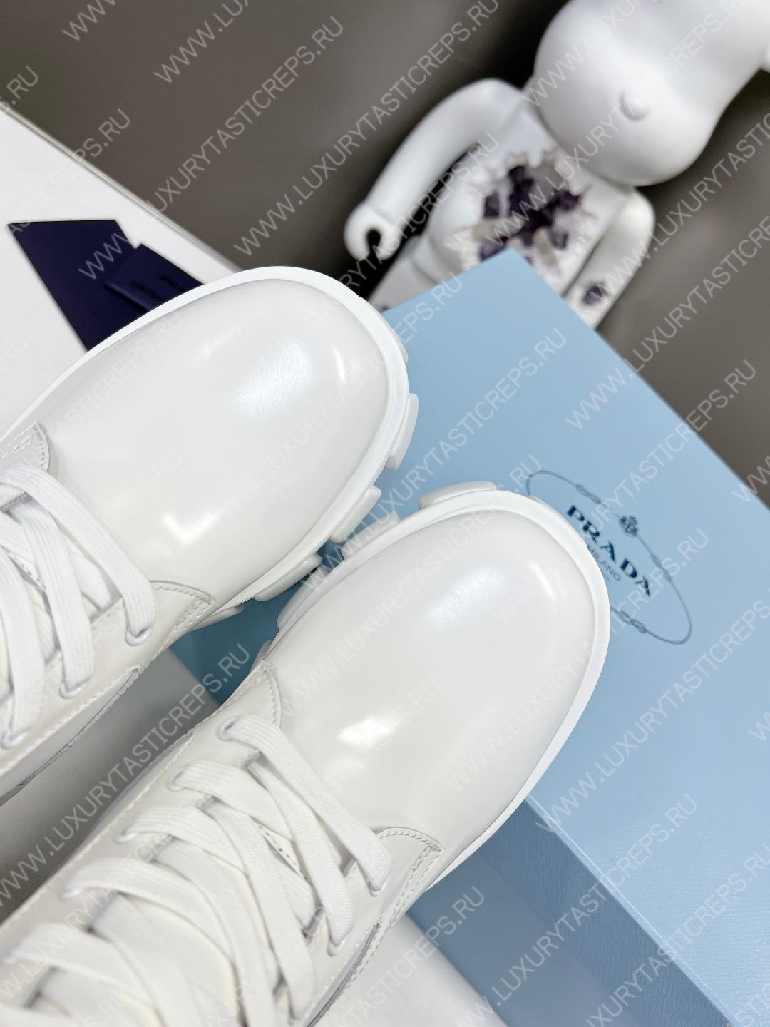 Pra*a monolith boots with pouch white 1t255m