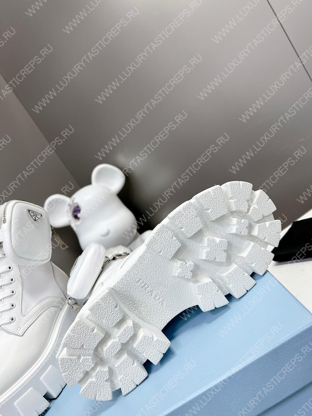 Pra*a monolith boots with pouch white 1t255m