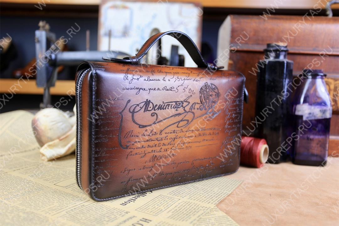 BERLUTI NINO TGM SCRITTO CLUTCH INTENSE COCOA NINO_TGM_NEO-V2